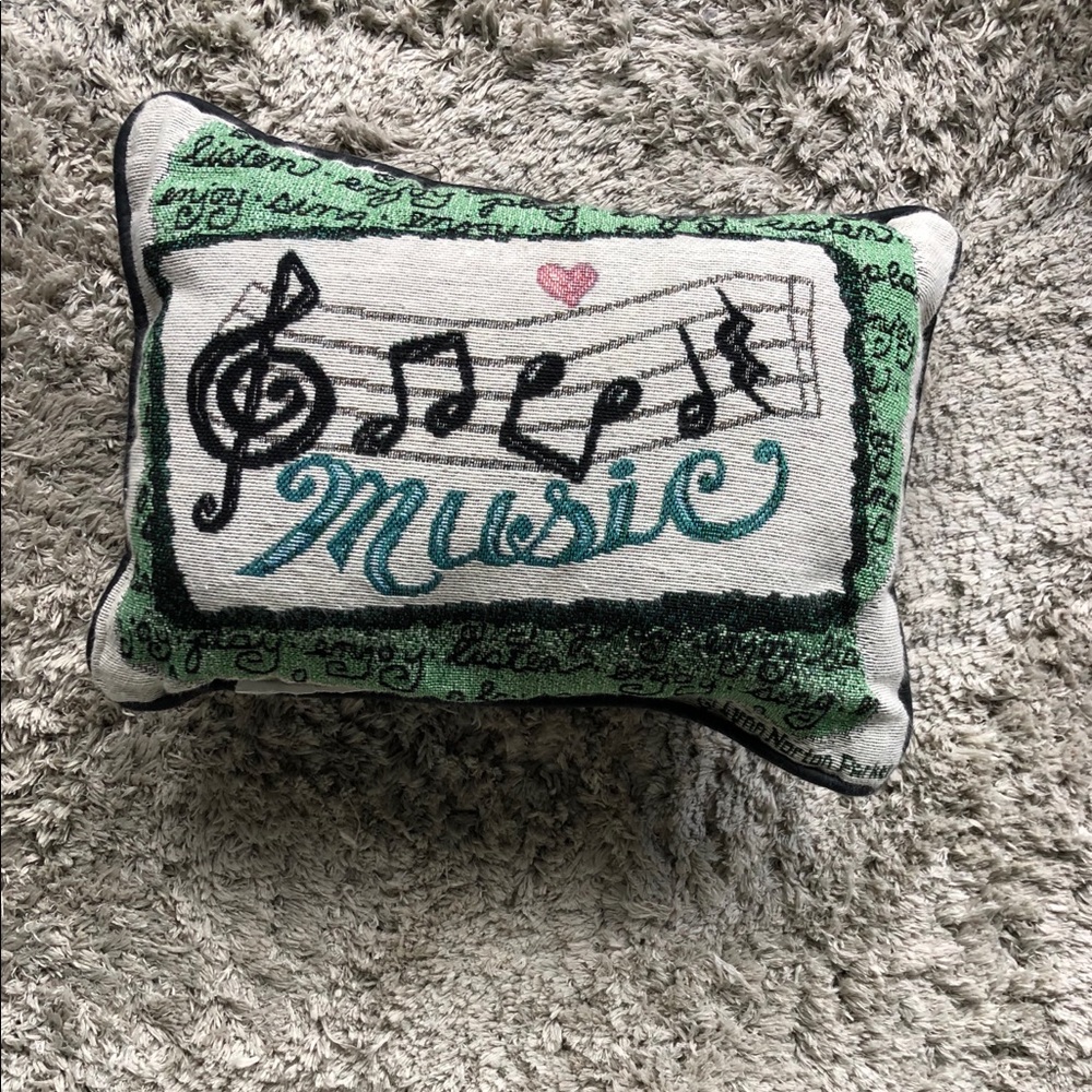 MUSIC PILLOW